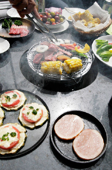 石のBBQテーブル