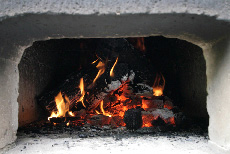 大谷石のピザ窯