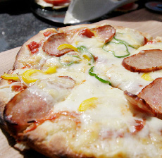 大谷石のピザ窯